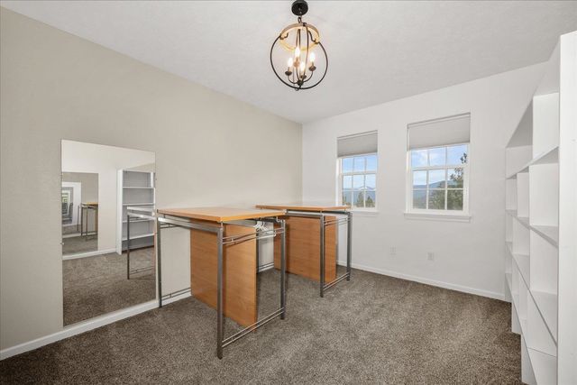 6808 S Jackson Ridge Ln, Greenacres, WA 99016