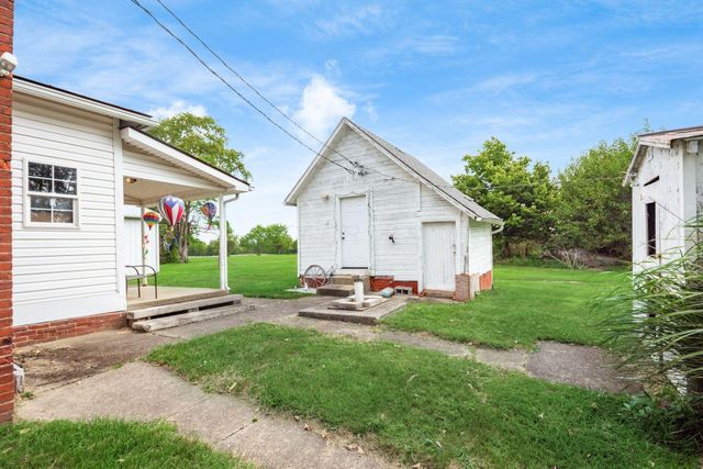 16185 State Route 207, Mount Sterling, OH 43143