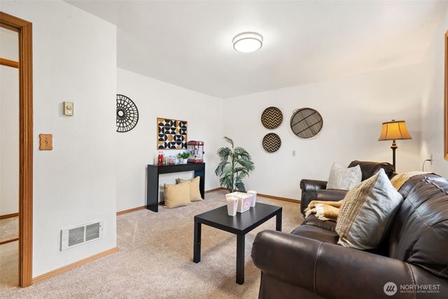 7292 E Harrison Street, Port Orchard, WA 98366
