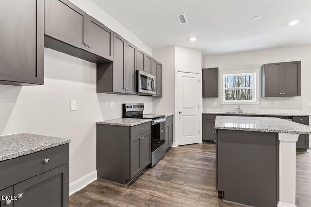 574 Barrington Row Avenue, Zebulon, NC 27597