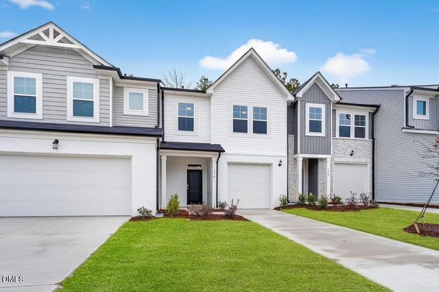 574 Barrington Row Avenue, Zebulon, NC 27597