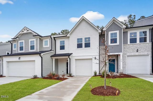 574 Barrington Row Avenue, Zebulon, NC 27597