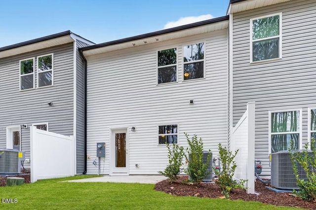 574 Barrington Row Avenue, Zebulon, NC 27597