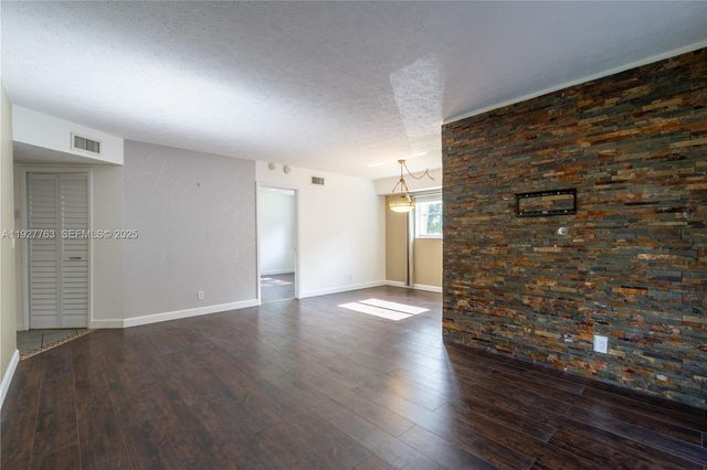 8002 Lagos De Campo Blvd B-201, Tamarac, FL 33321