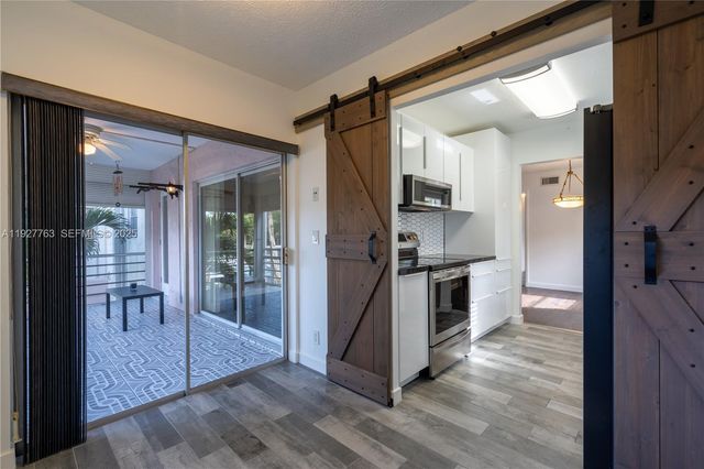 8002 Lagos De Campo Blvd B-201, Tamarac, FL 33321