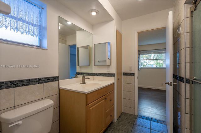 8002 Lagos De Campo Blvd B-201, Tamarac, FL 33321