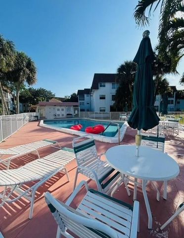 8002 Lagos De Campo Blvd B-201, Tamarac, FL 33321