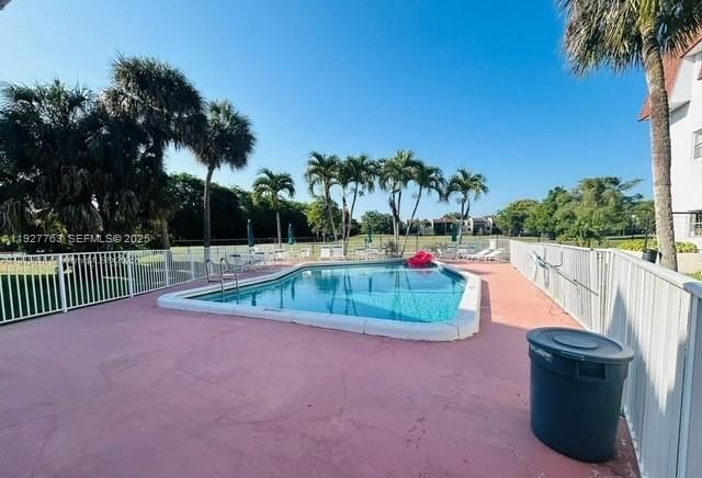 8002 Lagos De Campo Blvd B-201, Tamarac, FL 33321