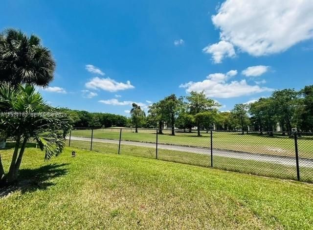 8002 Lagos De Campo Blvd B-201, Tamarac, FL 33321