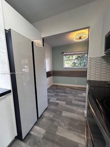 8002 Lagos De Campo Blvd B-201, Tamarac, FL 33321