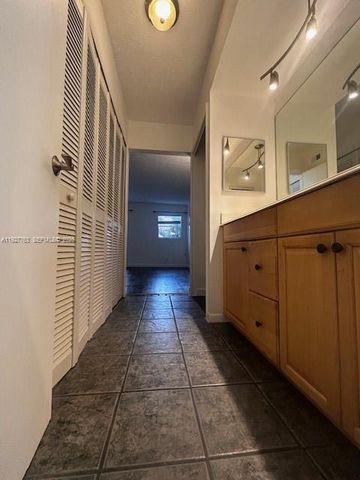 8002 Lagos De Campo Blvd B-201, Tamarac, FL 33321