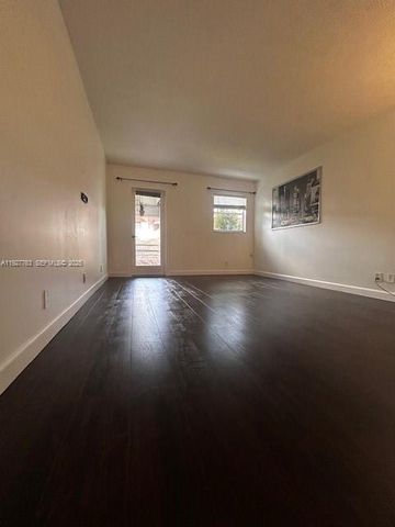 8002 Lagos De Campo Blvd B-201, Tamarac, FL 33321