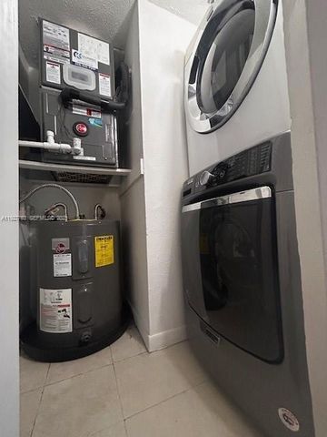 8002 Lagos De Campo Blvd B-201, Tamarac, FL 33321