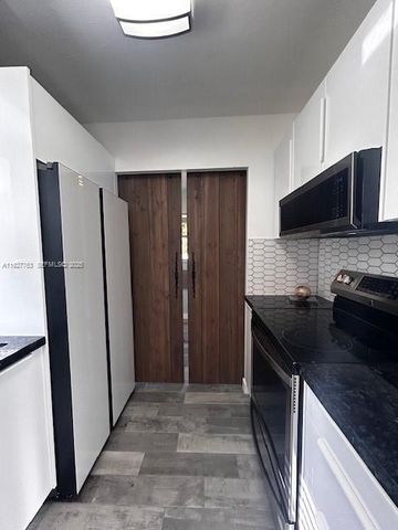 8002 Lagos De Campo Blvd B-201, Tamarac, FL 33321