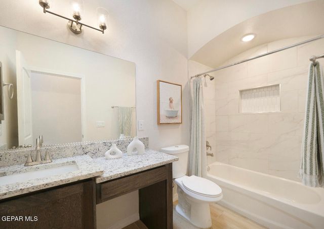 3885 Surmise Street, El Paso, TX 79938