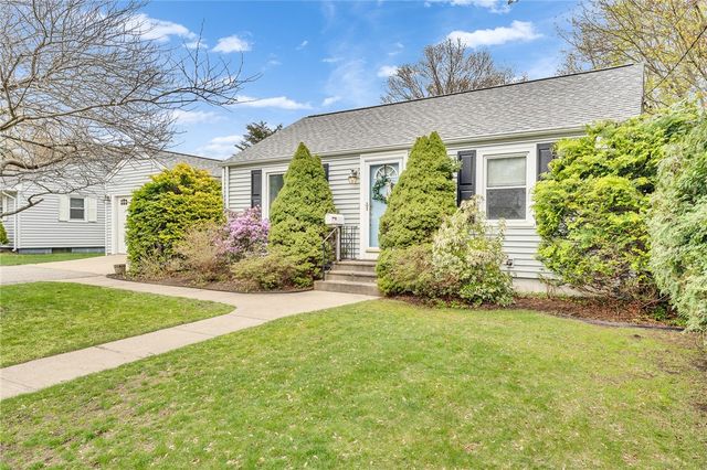 104 Larkin Avenue, Warwick, RI 02886