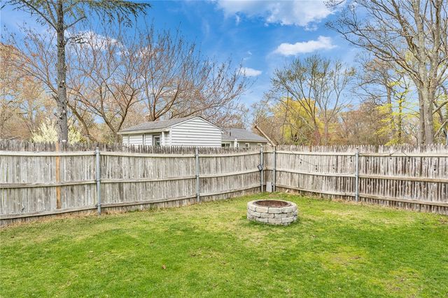 104 Larkin Avenue, Warwick, RI 02886