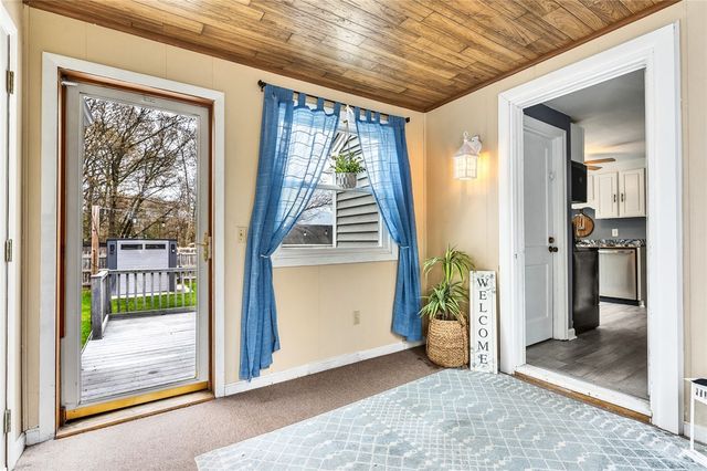 104 Larkin Avenue, Warwick, RI 02886