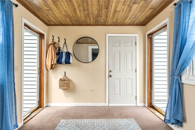 104 Larkin Avenue, Warwick, RI 02886