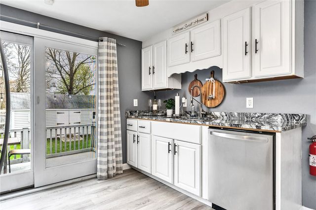 104 Larkin Avenue, Warwick, RI 02886