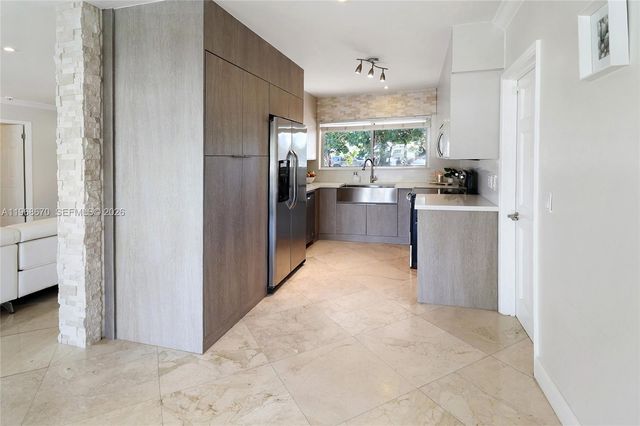 2031 NE 14th Ct, Fort Lauderdale, FL 33304