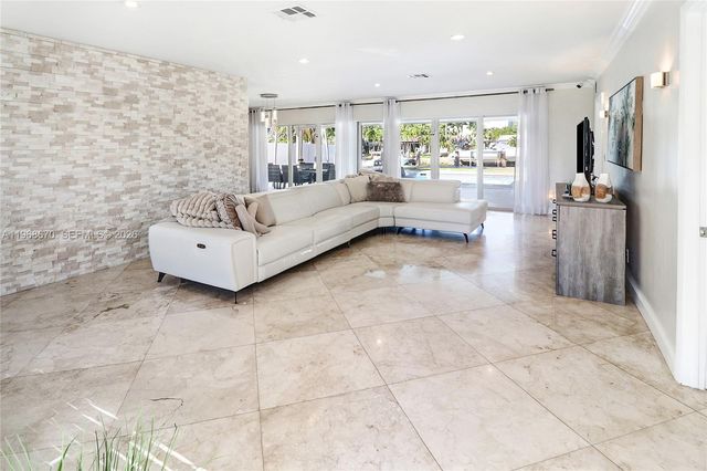 2031 NE 14th Ct, Fort Lauderdale, FL 33304