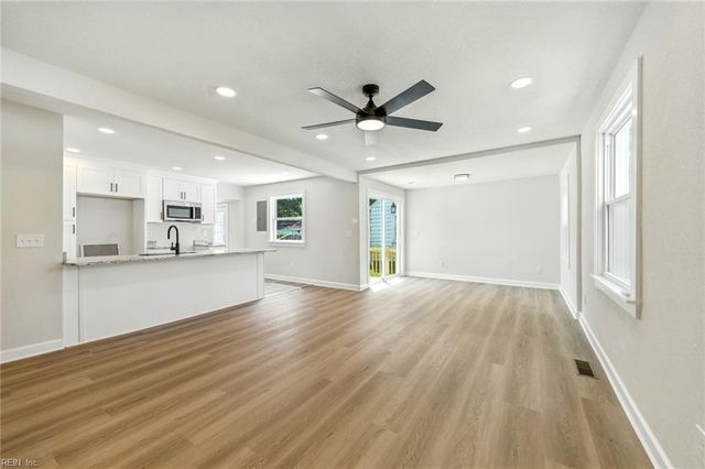 3444 E Bonner DR, Norfolk, VA 23513
