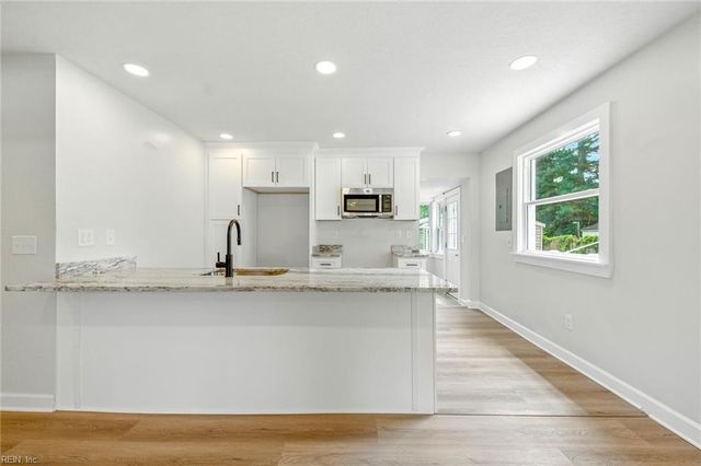 3444 E Bonner DR, Norfolk, VA 23513