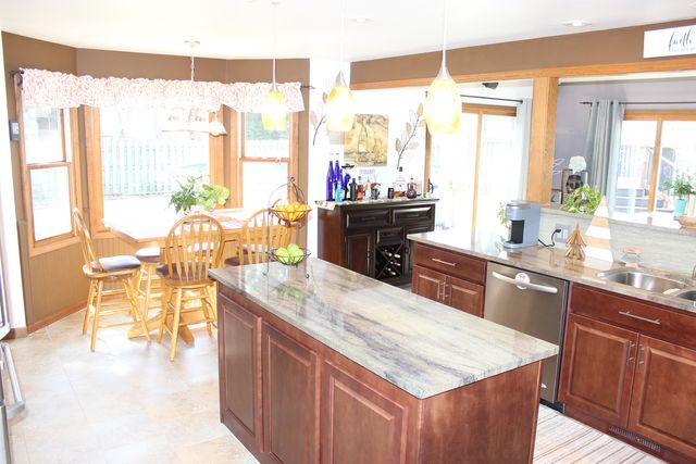 13528 LAVERGNE Avenue, Crestwood, IL 60418