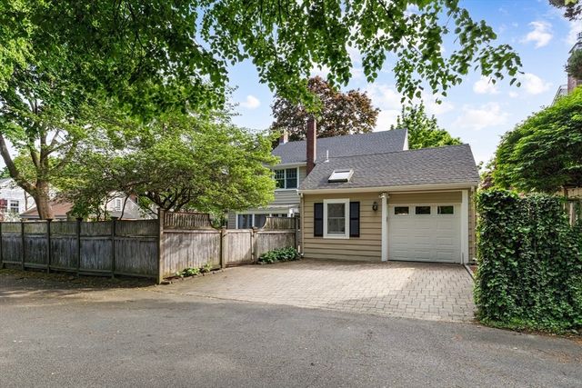 16 Preston Beach Road, Marblehead, MA 01945
