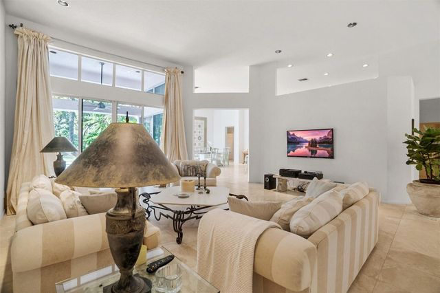 1012 SW 156th Avenue, Pembroke Pines, FL 33027