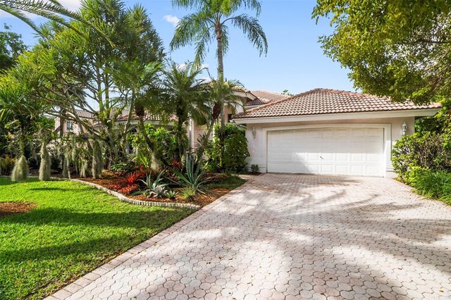 1012 SW 156th Avenue, Pembroke Pines, FL 33027