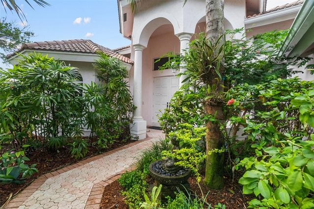 1012 SW 156th Avenue, Pembroke Pines, FL 33027