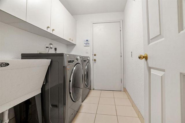 1012 SW 156th Avenue, Pembroke Pines, FL 33027