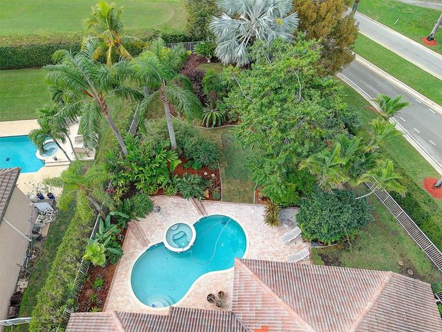 1012 SW 156th Avenue, Pembroke Pines, FL 33027