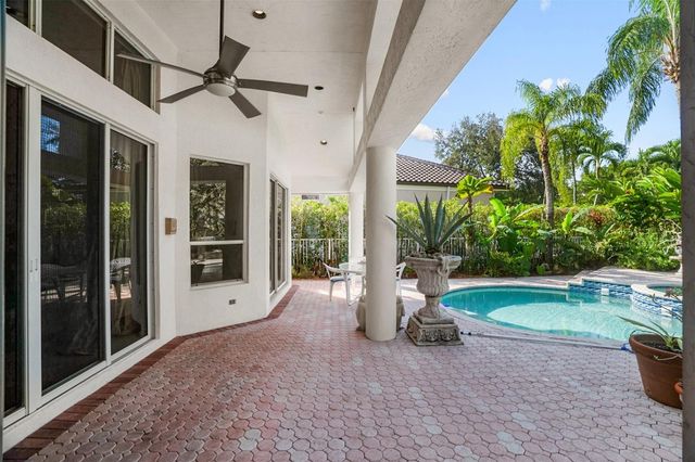 1012 SW 156th Avenue, Pembroke Pines, FL 33027