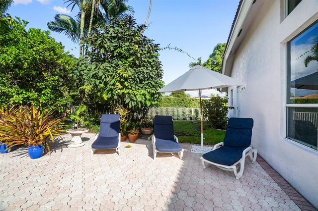 1012 SW 156th Avenue, Pembroke Pines, FL 33027