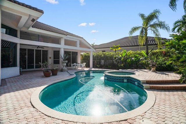 1012 SW 156th Avenue, Pembroke Pines, FL 33027