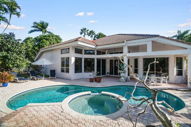 1012 SW 156th Avenue, Pembroke Pines, FL 33027