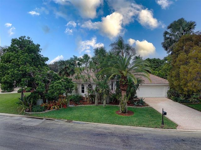 1012 SW 156th Avenue, Pembroke Pines, FL 33027