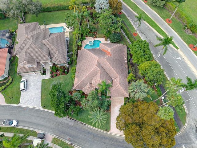 1012 SW 156th Avenue, Pembroke Pines, FL 33027