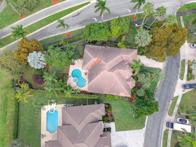 1012 SW 156th Avenue, Pembroke Pines, FL 33027