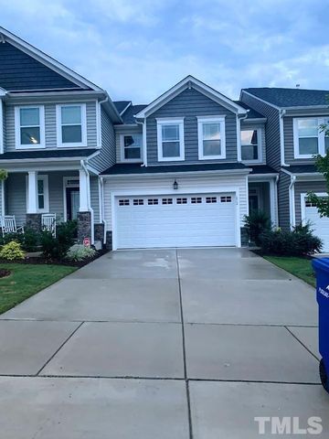 612 Creekway Drive, Fuquay Varina, NC 27526