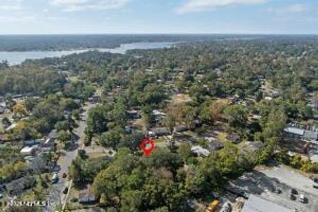 1613 LOYOLA Drive N, Jacksonville, FL 32218