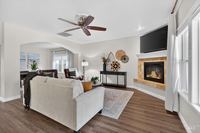 2816 S Bear Claw Way, Meridian, ID 83642