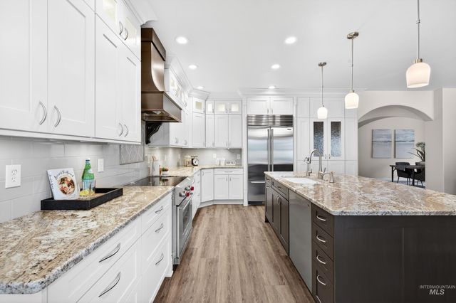 2816 S Bear Claw Way, Meridian, ID 83642