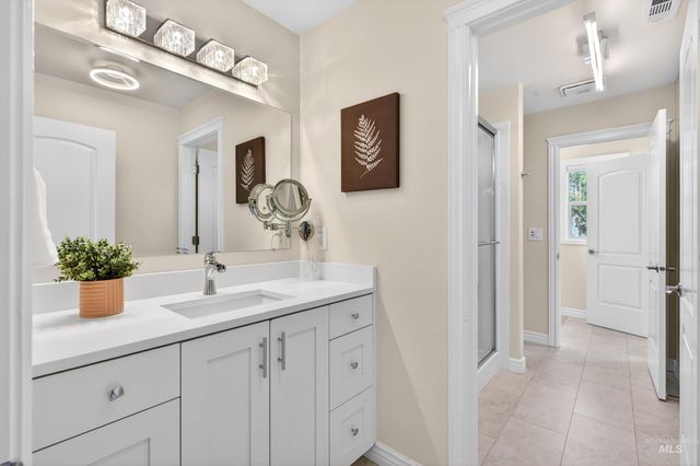 2816 S Bear Claw Way, Meridian, ID 83642