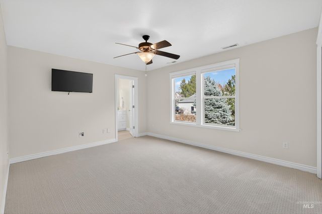 2816 S Bear Claw Way, Meridian, ID 83642