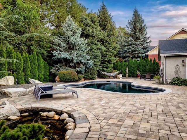 2816 S Bear Claw Way, Meridian, ID 83642