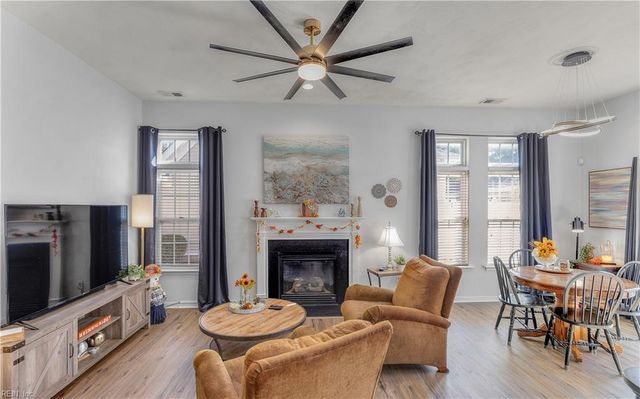 805 Calvert CT, Chesapeake, VA 23320